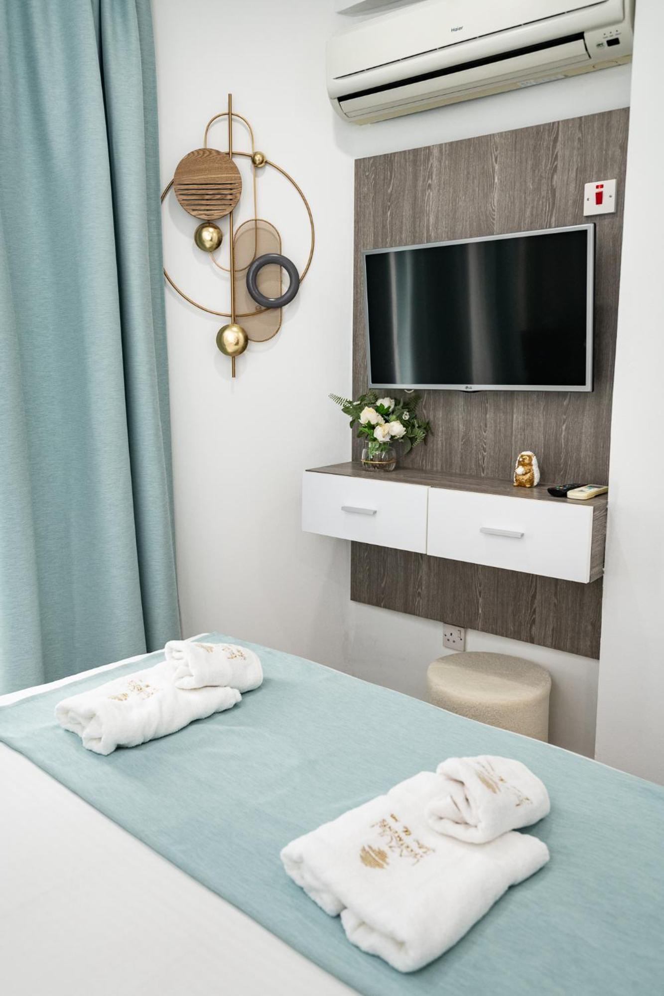 Lazuli Sea View Beachfront Ap 21 Larnaca Luaran gambar