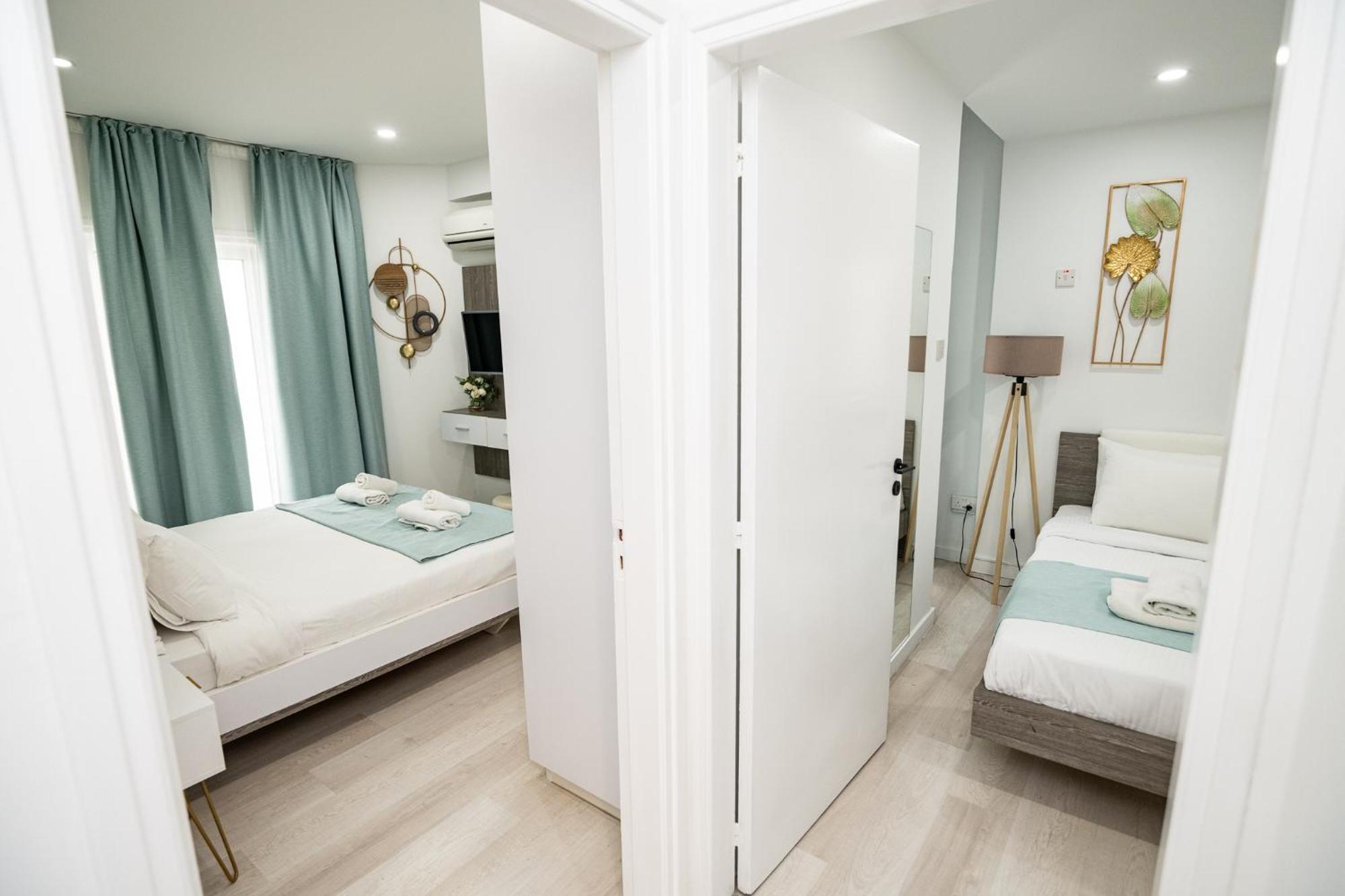 Lazuli Sea View Beachfront Ap 21 Larnaca Luaran gambar