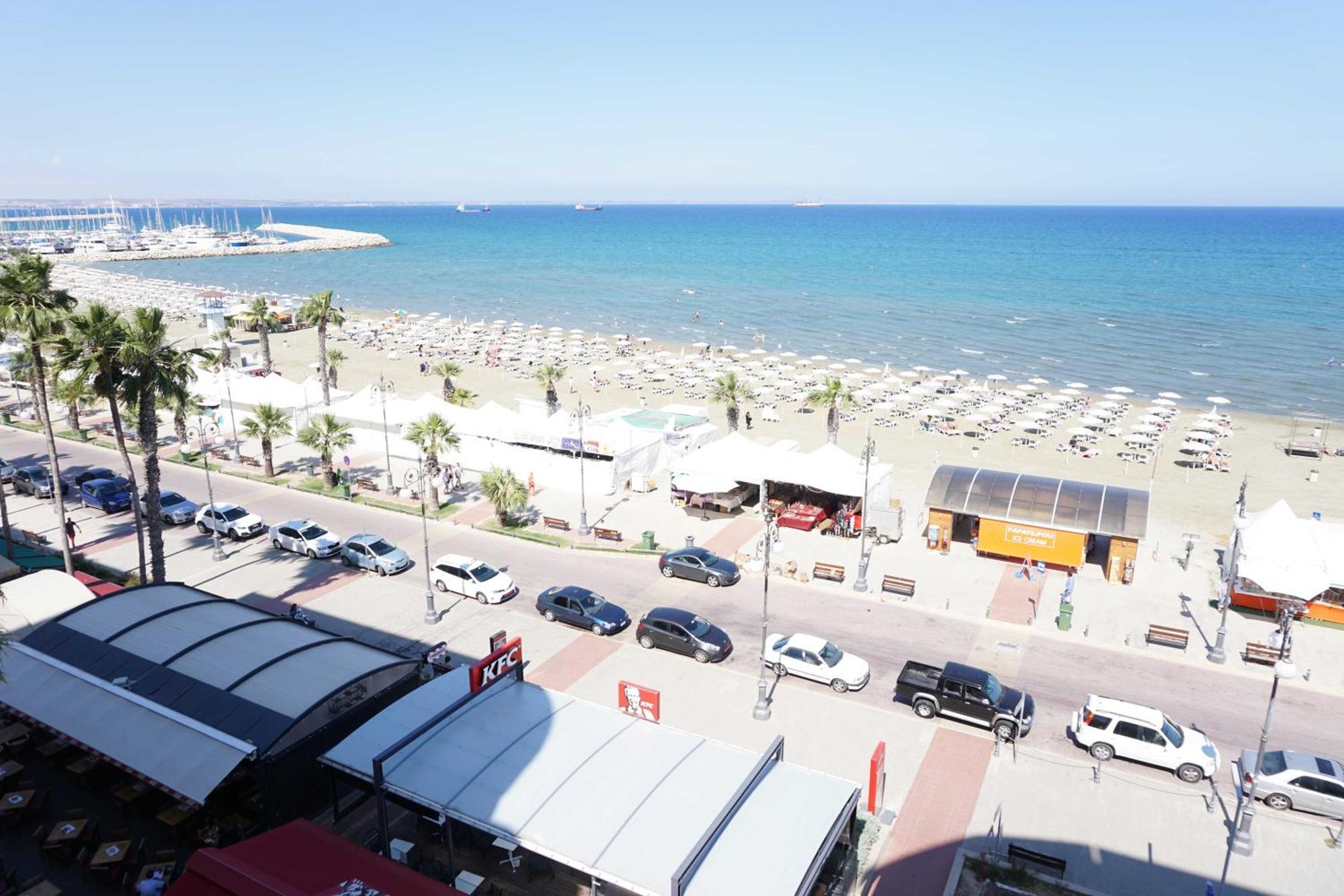 Lazuli Sea View Beachfront Ap 21 Larnaca Luaran gambar