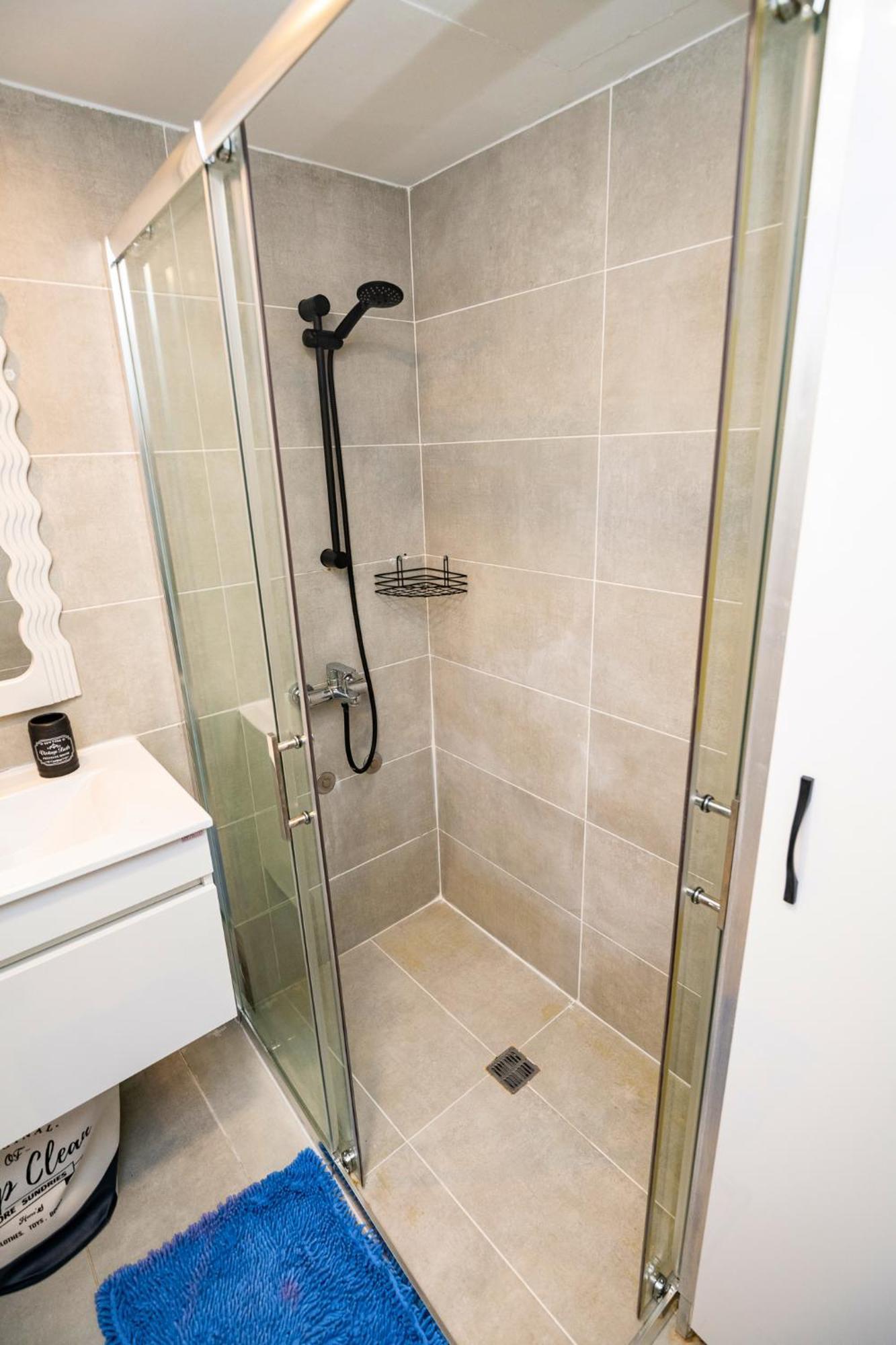 Lazuli Sea View Beachfront Ap 21 Larnaca Luaran gambar