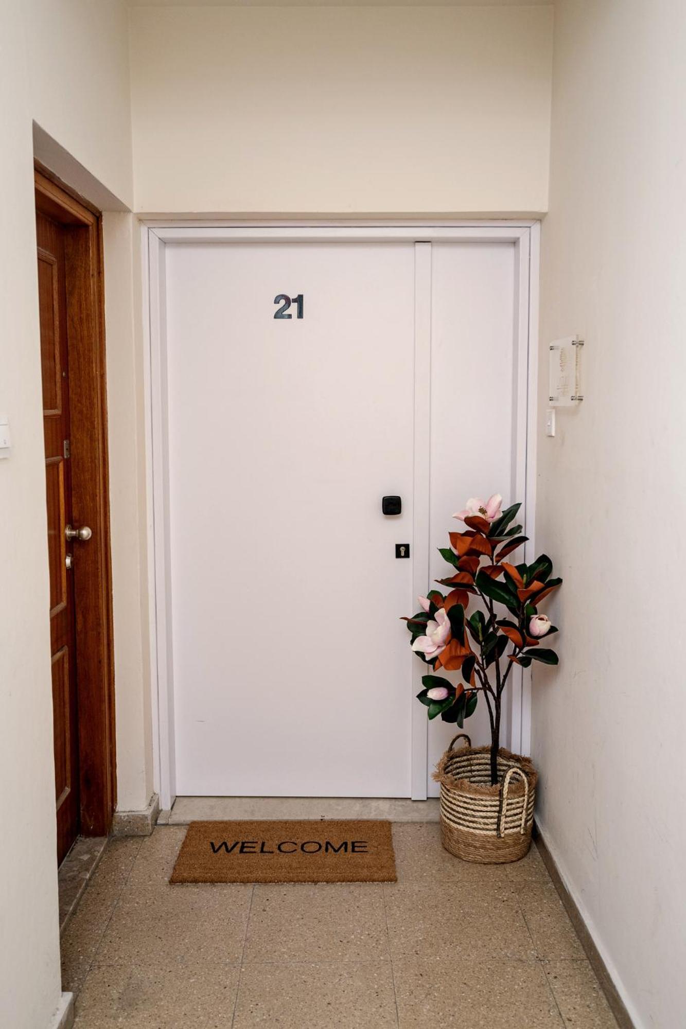 Lazuli Sea View Beachfront Ap 21 Larnaca Luaran gambar