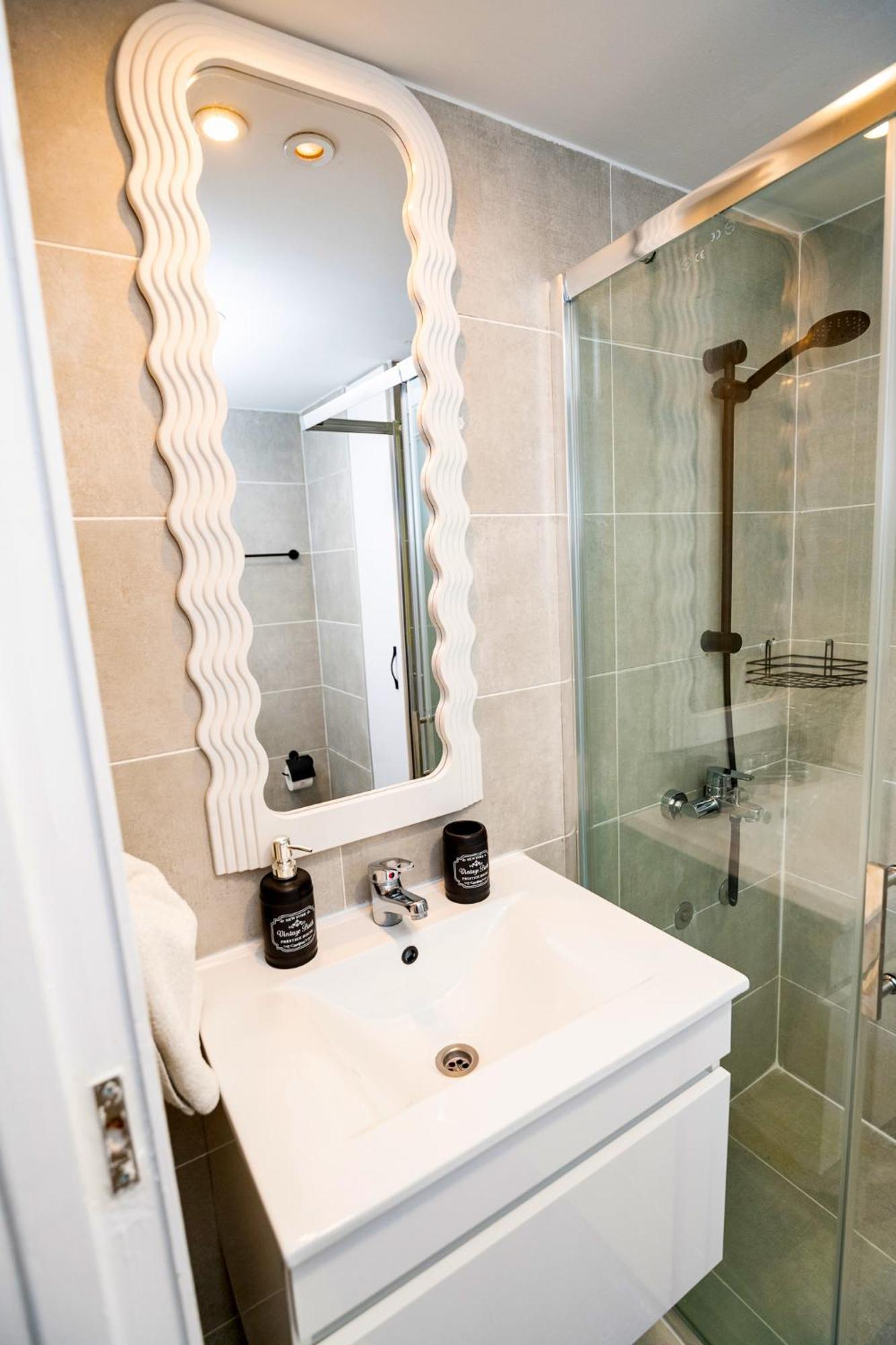 Lazuli Sea View Beachfront Ap 21 Larnaca Luaran gambar