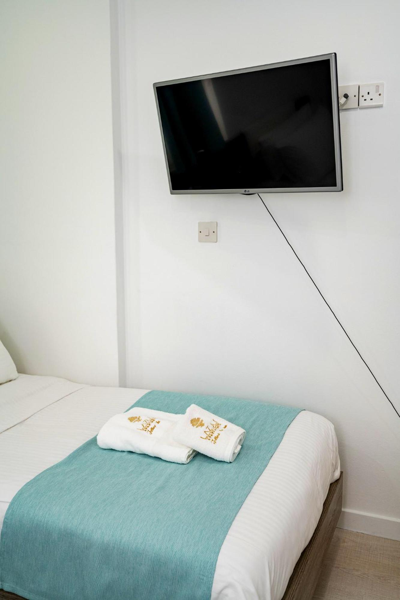 Lazuli Sea View Beachfront Ap 21 Larnaca Luaran gambar