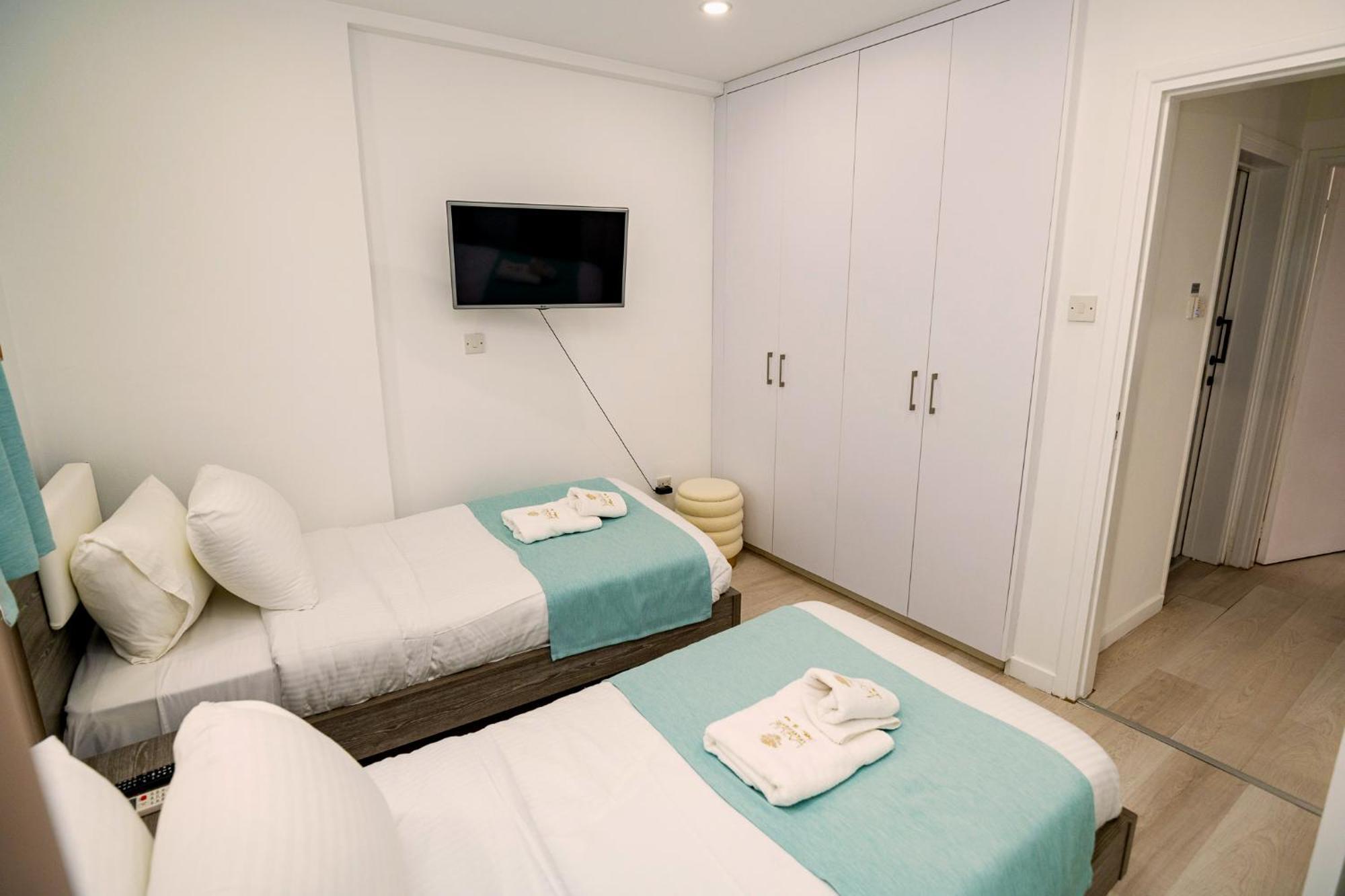 Lazuli Sea View Beachfront Ap 21 Larnaca Luaran gambar