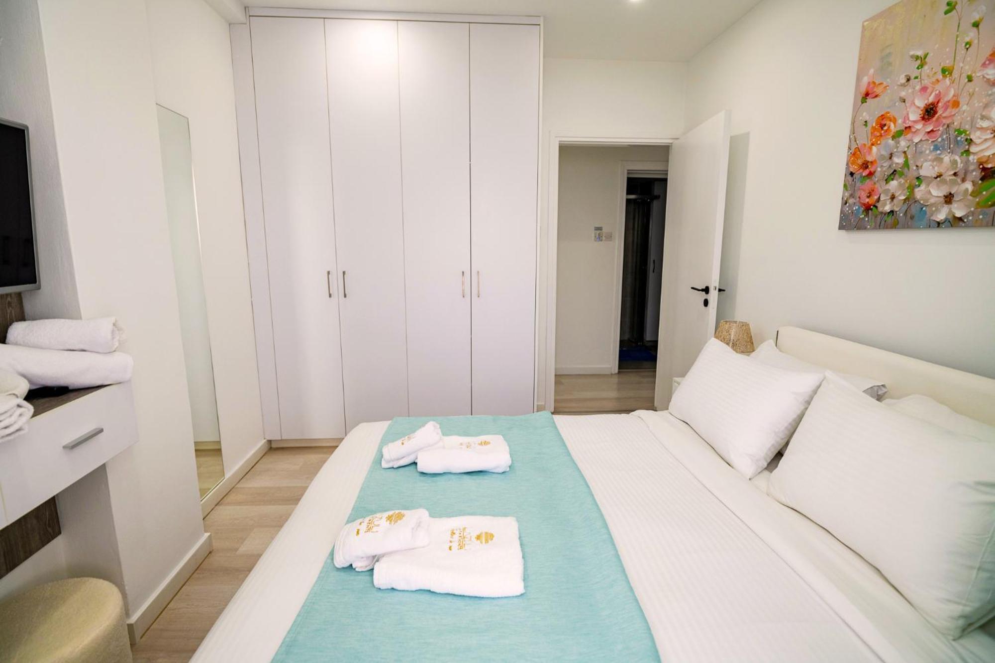 Lazuli Sea View Beachfront Ap 21 Larnaca Luaran gambar